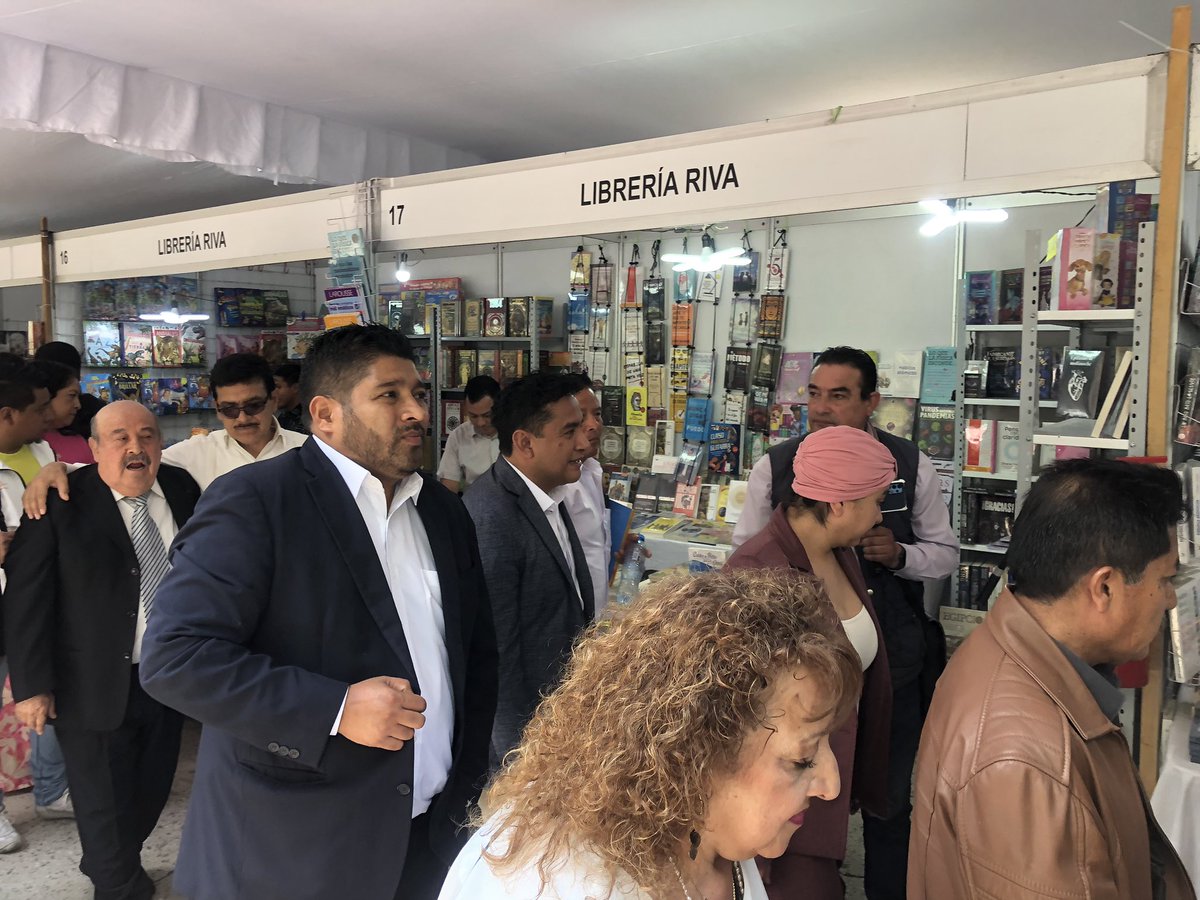 DAyDP_SEIEM's tweet photo. En conjunto con el Dr. Magdaleno Reyes Ángeles, Director General de los Servicios Educativos Integrados al Estado de México, se asistió a la Inaguración de la XXIV Feria del Libro y la Cultura SNTE 2024. https://t.co/T3G2R3N5UL