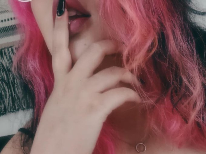 I'm online right now on SkyPrivate &amp;lt;3 Call me right now in private here: https://t.co/p97PT8b4bI  https://t<a href="/tag/skype"class="tags"><span>#skype</span></a>