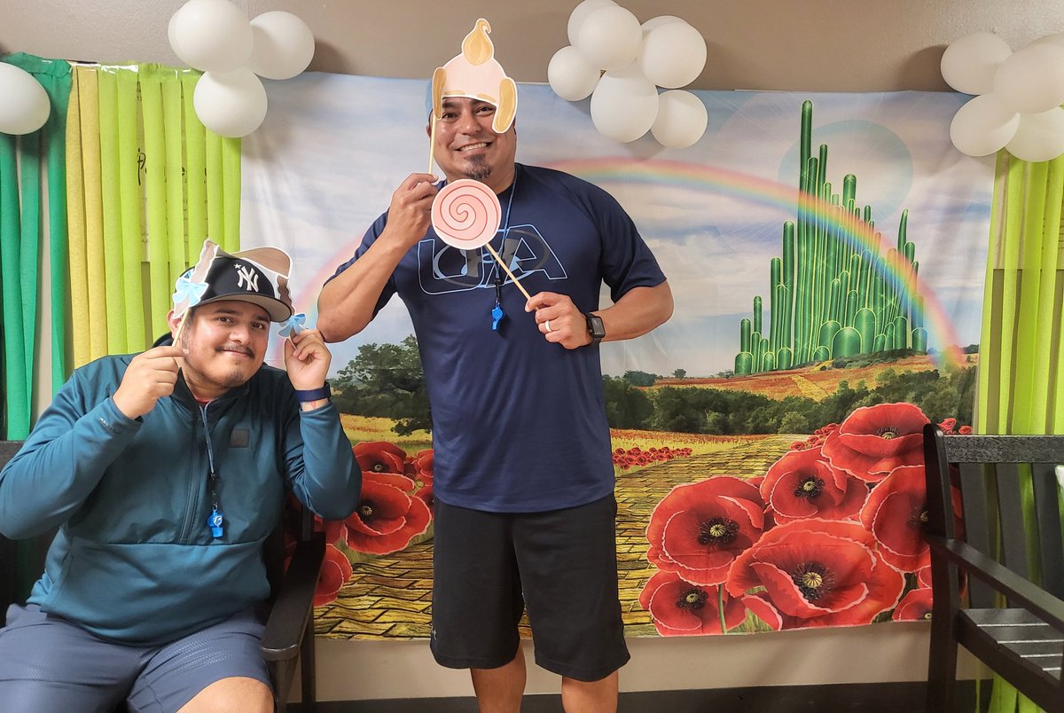 jbtomkinson's tweet photo. Coach Ramos and coach Nick giving Little Munchkin, Dorothy, and Glinda vibes. @Luna_Lions @luna_pta #TeacherAppreciationWeek https://t.co/nKcWXQT3f9