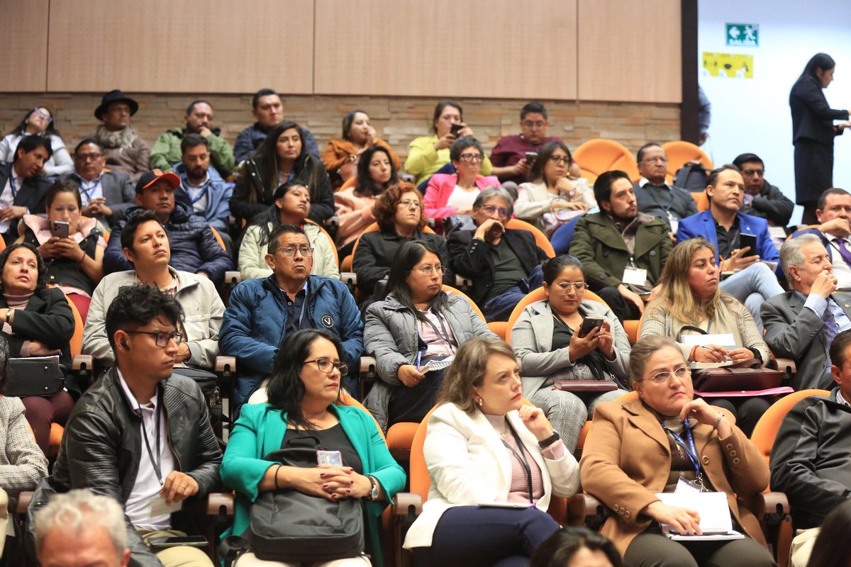 PlanificacionEc's tweet photo. Durante el Foro internacional “La participación ciudadana para la mejora de la gestión local”, la subsecretaria Joselyn Corrales, participó en el primer panel con la exposición “Participación ciudadana en evaluación de intervenciones públicas”. https://t.co/LovIVAd8hT