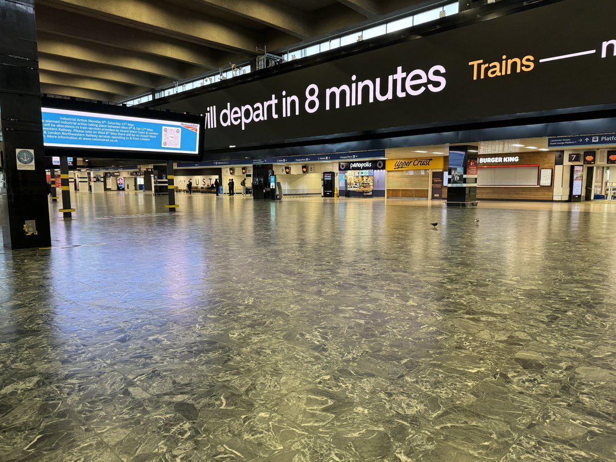 #LondonEuston was quiet this morning after my London Overground commute