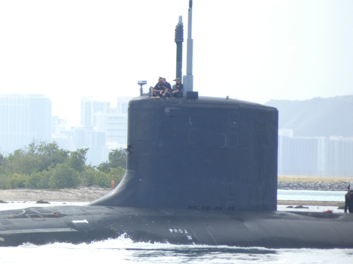 Virginia-class nuclear-powered attack submarine coming into Pearl Harbor, Hawaii - May 8, 2024 #virginiaclass