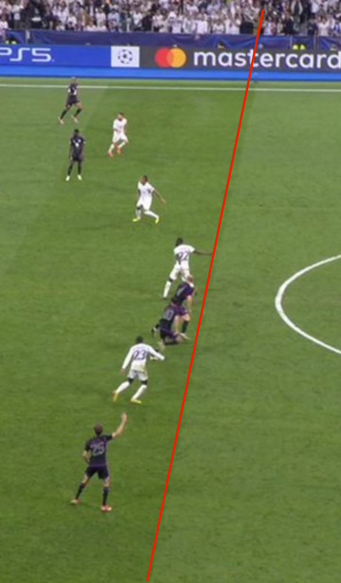 erdalkeklik's tweet photo. @ChampionsLeague This is cheating and this is disgusting. I assume referee put Some money on to this game. https://t.co/Q89VTkN9fO