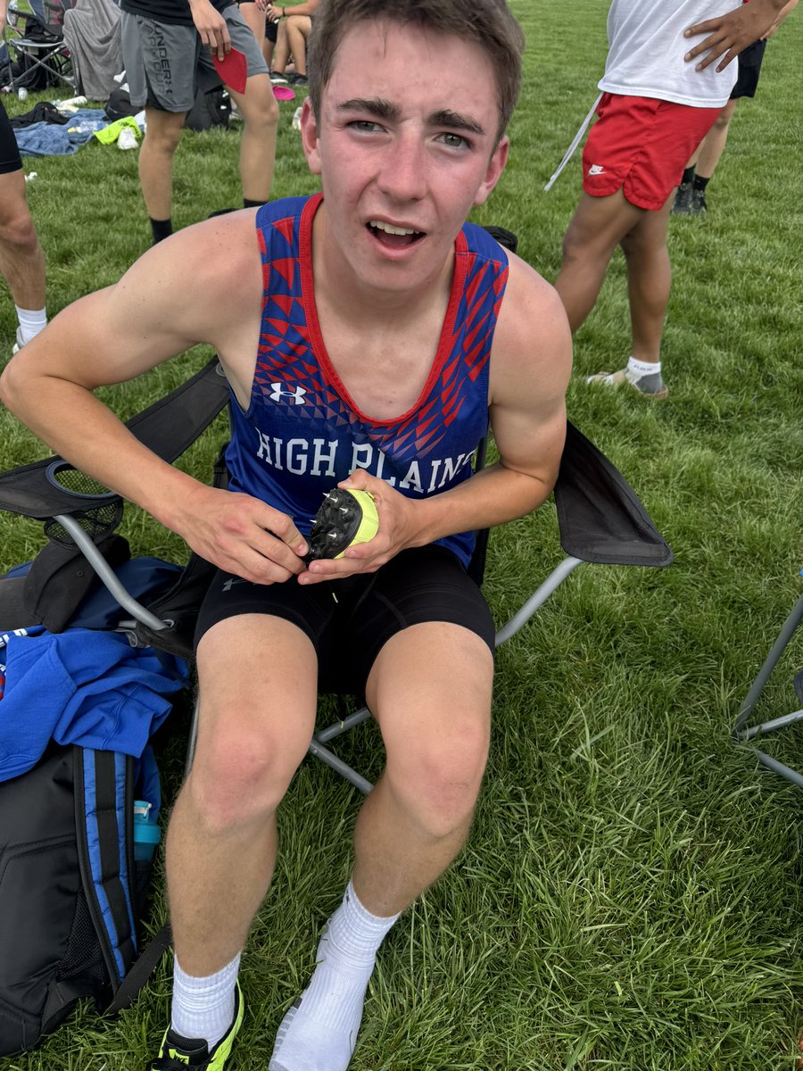 District Champ🏆 - 1600m - 4:53.15

Haden Helgoth ⚡️

State Qualifier 🚨

#BurkeBound💥