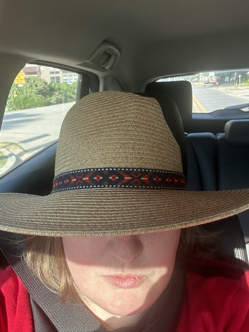 Does your girlfriend buy you the same hat as Kim Hongjoong? No? Can&rsquo;t relate&hellip;mine is perfect @AugustDazyChain<a href="/tag/frog"class="tags"><span>#frog</span></a>