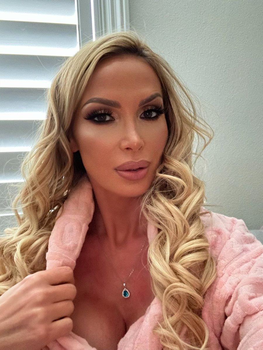 Ofis porno onlayn qattiq eshaklar Klub teleserialidan yalangoch sahnalar