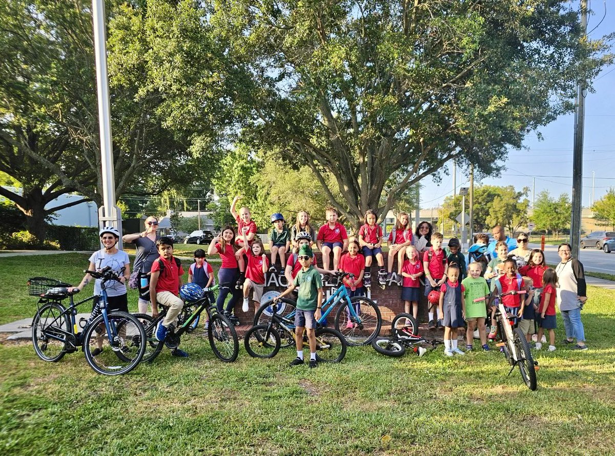 ICYMI: It was Walk & Roll to School Day! 🚶‍♂️🚴 Our Explorers at @MacfarlanePkIB came out in full force this morning to celebrate the benefits of bicycling and walking.