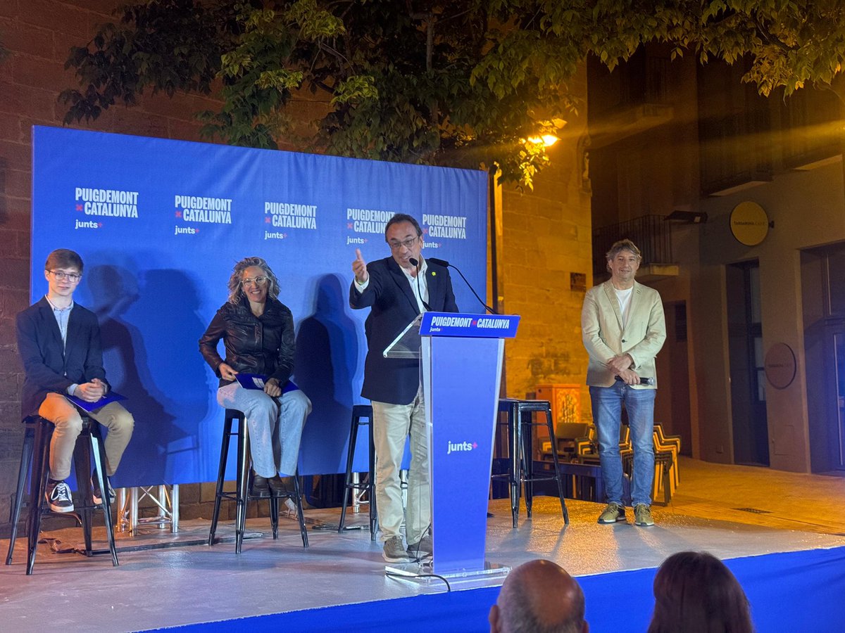 Bon govern vol dir: ✅ Primer les persones, pensar en la gent concreta, que ningú sigui invisible. ✅ Governar la Generalitat amb mentalitat d’Estat. Ho hem explicat a #Igualada amb la presidenta @LauraBorras i @PujolBonell Gràcies per la càlida rebuda malgrat el fred igualadí!