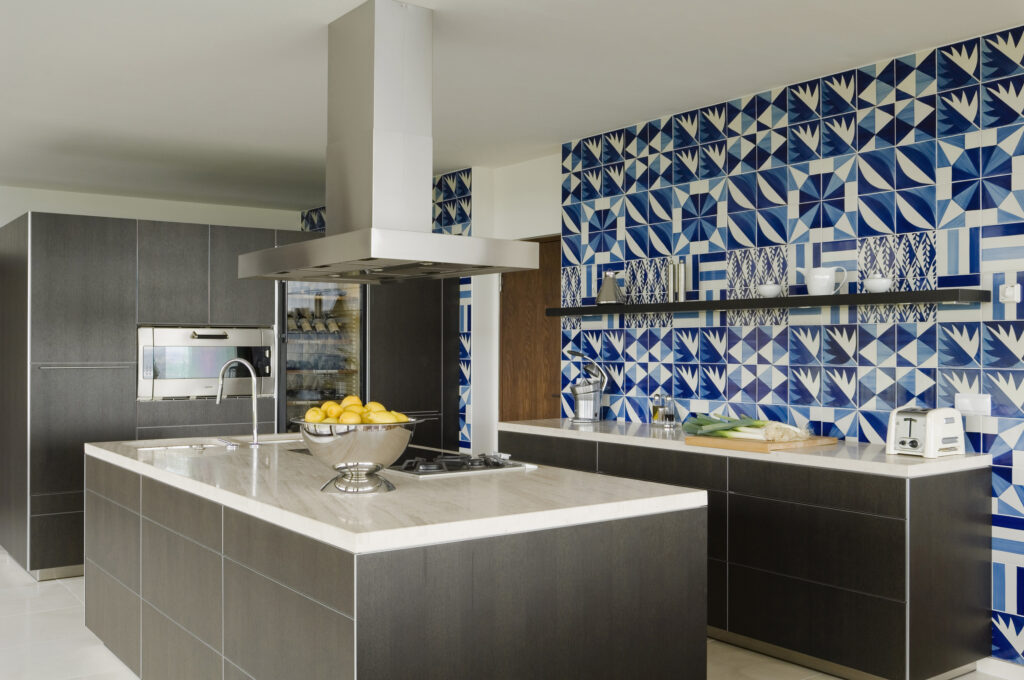 When choosing kitchen tile for your home consider where it is going to go first. 👌 Here are tips for choosing the right application and type of tile for your kitchen. 😉 #Kitchen LocalInfoForYou.com/373756/tips-to…