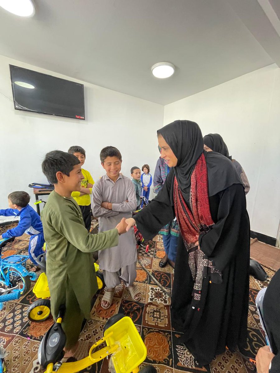 The Drug Addiction Treatment Centre in Kabul is among 7 facilities receiving vital support from @WHO, @UNODC, and @IMC_Worldwide thanks to the @EU_Commission. During my visit to the women's and children rehabilitation wards, I met patients determined to break free from the…