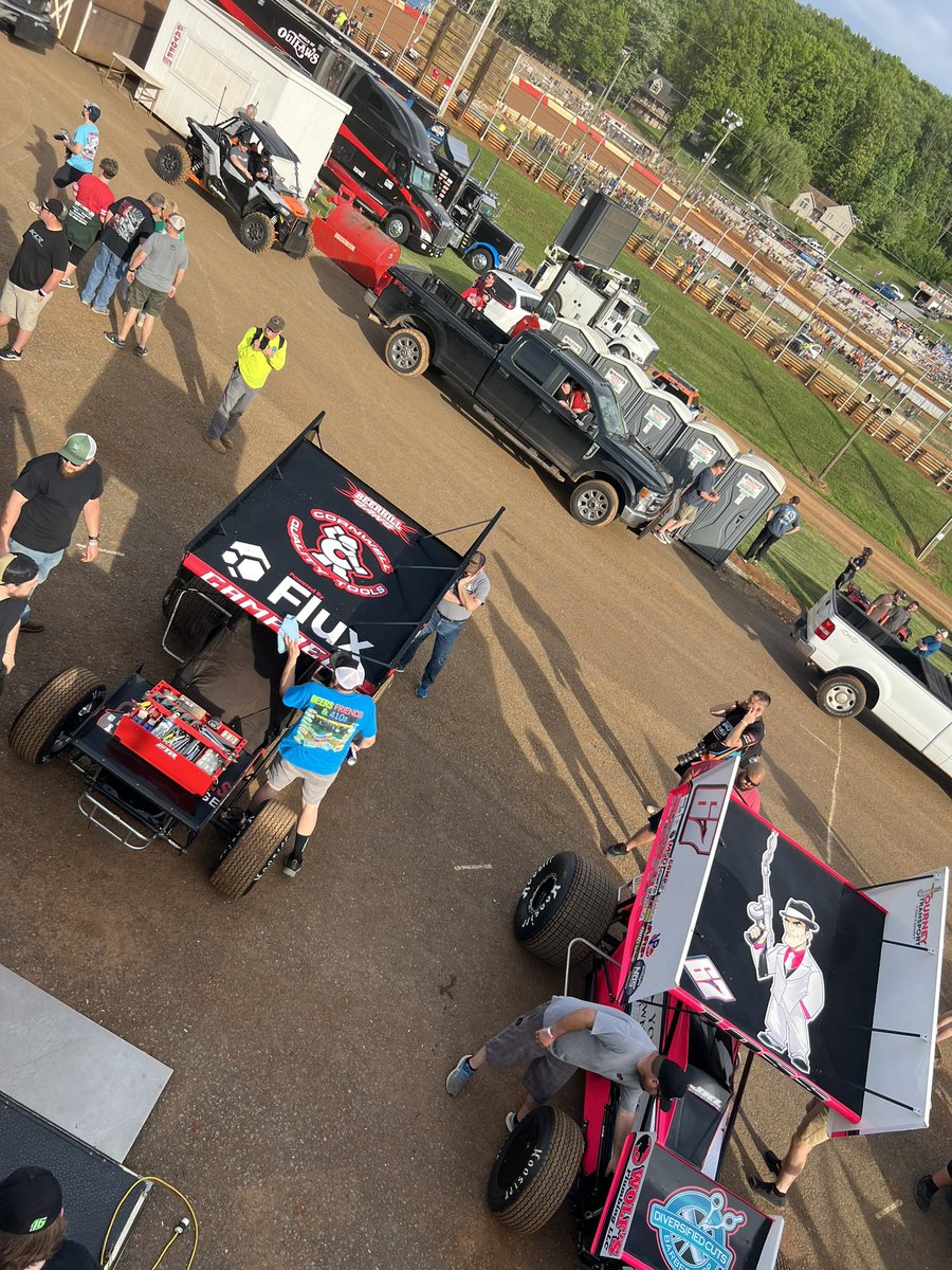 The @WorldofOutlaws is in the house and Matt Campbell is 2nd in points rocking the @RunOnFlux logo! #LFG $Flux #Flux #Depin #Web3 Check out the race tonight on Flow Racing floracing.com