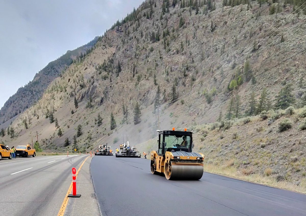 Improvements are underway in B.C.'s southern Interior! 🚧Over 480km of highways & side roads are getting a facelift, renewing driving surfaces for safer, smoother travels. For updates on delays or closures, keep an eye on @driveBC. 🚗🛻🚚
@tranbc #BCHwy news.gov.bc.ca/30838