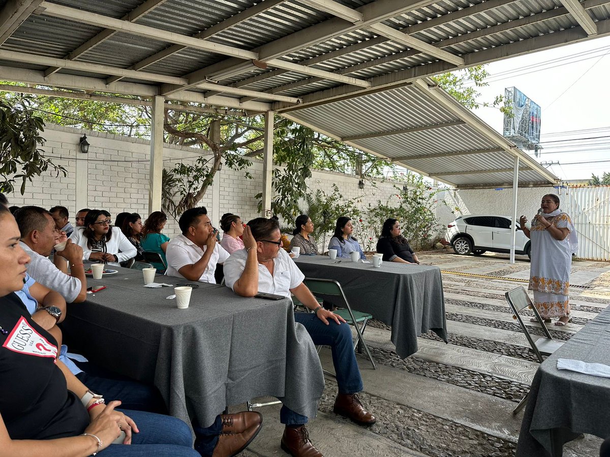 Para fortalecer espacios laborales con oportunidades de igualdad y de respeto, así como prevenir situaciones de violencia, personal del Órgano Interno de Control en el IEEPO recibió de la <a href="/SM_GobOax/">Secretaría de las Mujeres</a> una capacitación sobre “Derechos Humanos y autocuidado de las mujeres”. 
#Únete