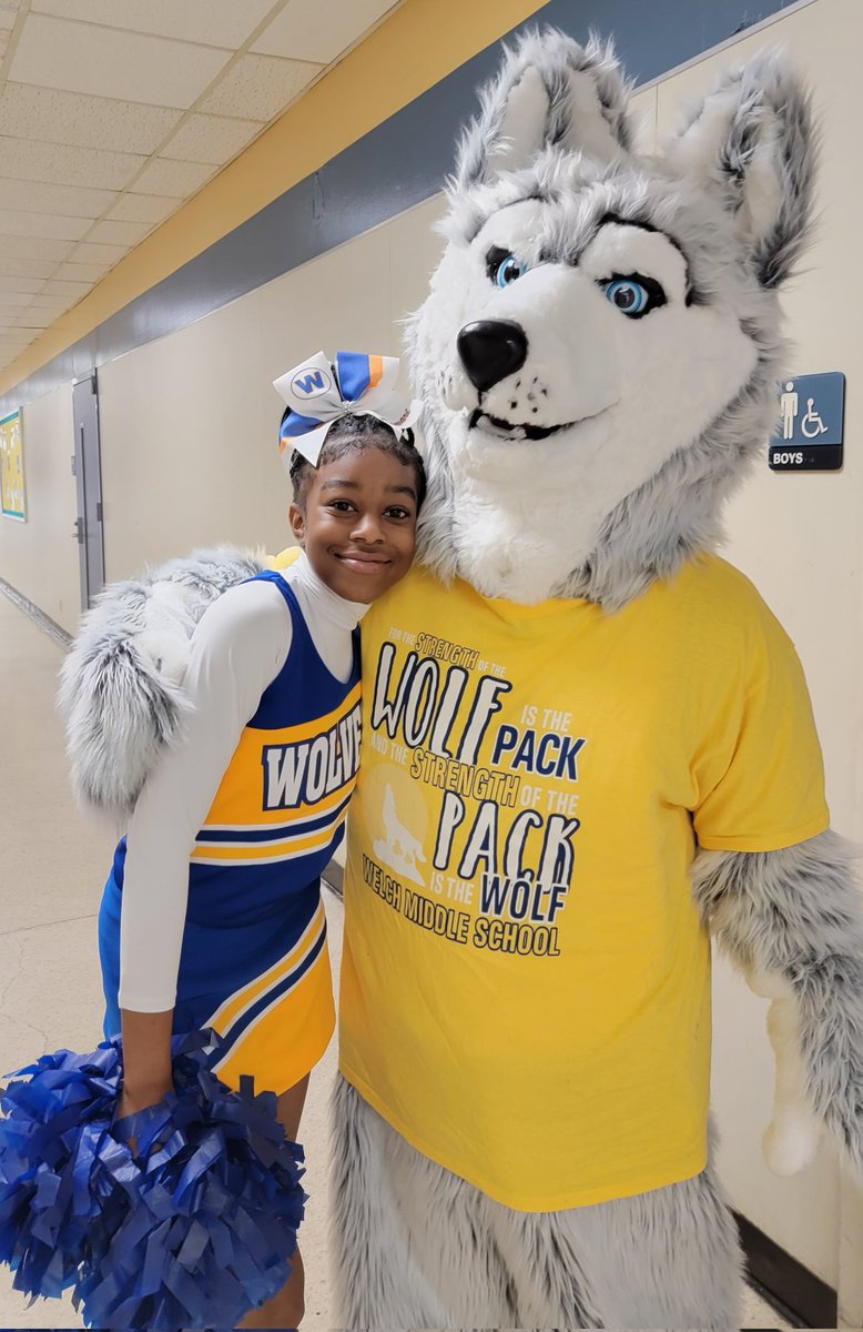 WelchMSStuCo's tweet photo. Our talented fine arts department and Wolf Pack Spirit program welcomed our 5th grade future Wolves!
@Welch_WolfPack
@WolfPackArtWMS
@_WolfPackCheer
#WMSWolfPack #WolfPack #BlueandGold #WolfPackPride https://t.co/6ywrnIBbz7
