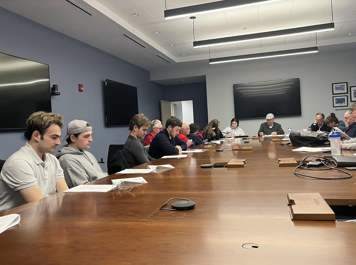 Students in Charles Steinberg’s Event Planning class hit their assignment out of the park by successfully planning and executing opening day festivities for the Worcester Red Sox (#WooSox), the Triple-A affiliate of the Boston Red Sox, on April 2. today.emerson.edu/2024/04/28/com…