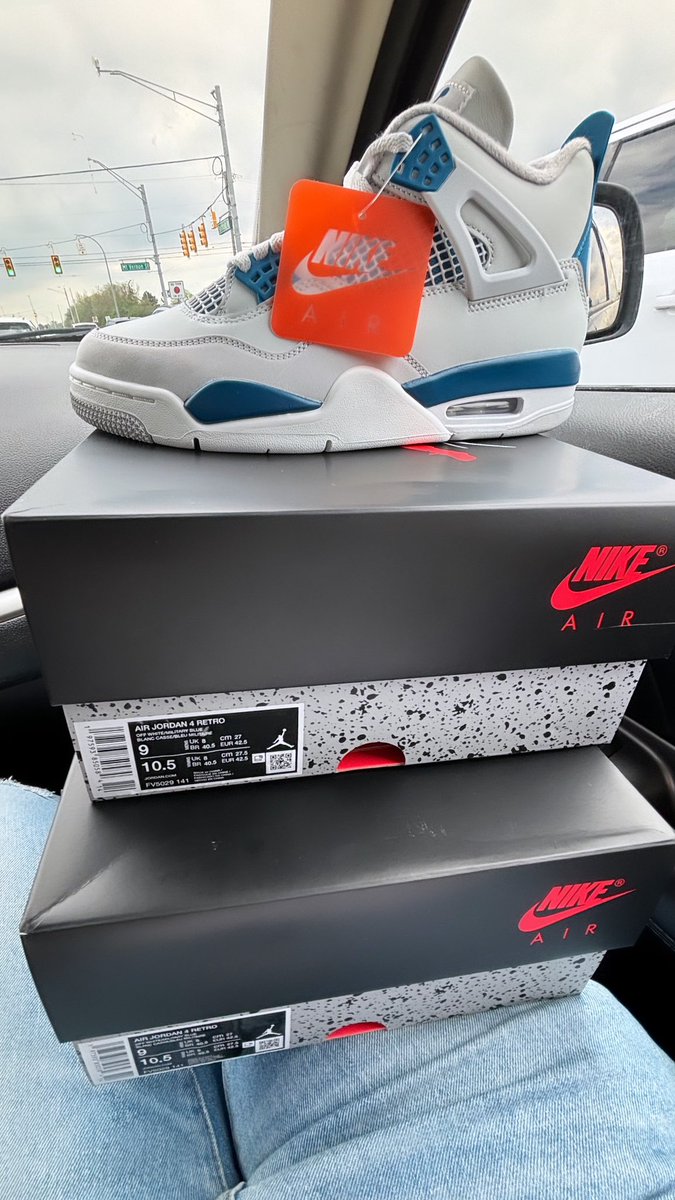 7bigtee's tweet photo. $300 each 📲📲 size 9 https://t.co/iZEBtocPoA