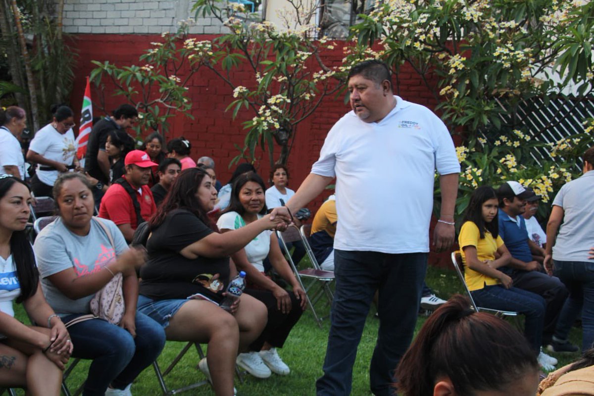 Barrio La Ermita, en la Cabecera de Santa Cruz Xoxocotlán, nos comprometimos a ser un Xoxo Mágico, el de las oportunidades para todos. #ATodoDar #freddygilpineda #SantaCruzXoxocotlán