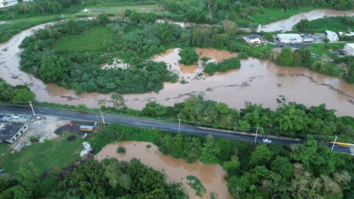La crecida del río Culebrinas, la 3ra más significativa en récord, superando la del 2017 ocasionada por el Huracán María. 🇵🇷 8 de mayo de 2024. Foto crédito: Carlos Enrique Muñiz Crespo