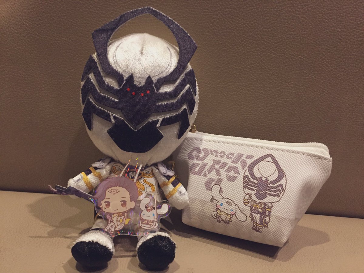 推しぬいと観てきたった🐕🕷
ポーチとアクキーをお母さんに選ばせたら推しが出たっていう。ありがたや。神の手🙏