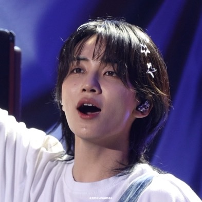 xueishaoo's tweet image. my headliner singing headliner  ( ˘ ³˘)♥︎