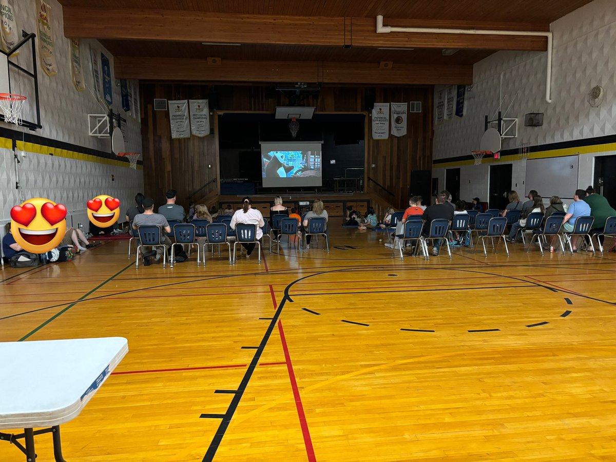 CassidyPuetz's tweet photo. Proud of the Hepburn School GSA club for running an amazing movie night as a fundraiser. Thankful &amp; Grateful for tonight &amp; for a wonderful team member to do this work alongside me♥️ #pssdprideandjoy https://t.co/cZB8G6rnRE