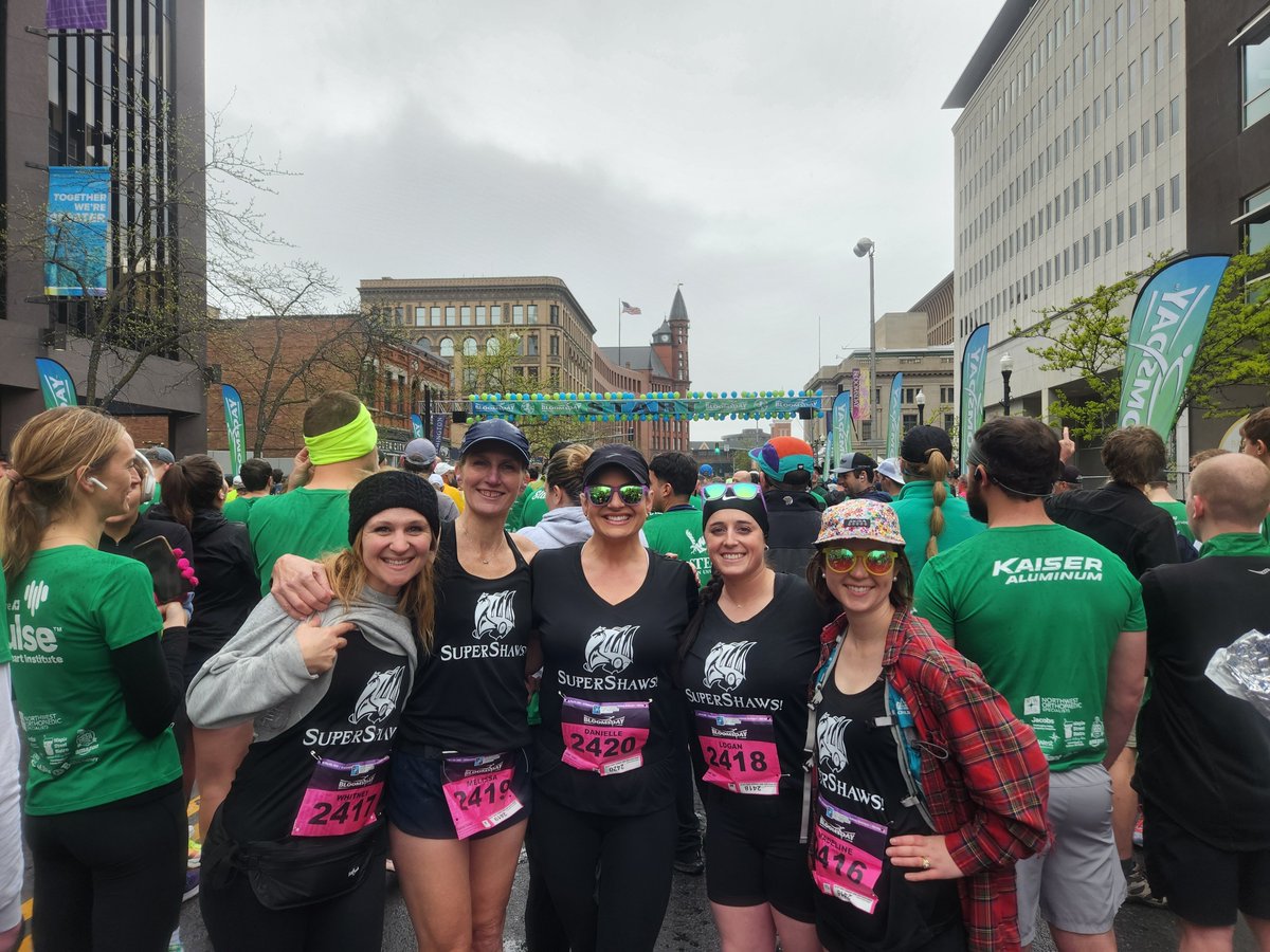 Congrats to Shaw Middle School's Melissa Perier, Madeline Ellert, Danielle Pinkerton, Whitney Lawhead & Logan Miller, who finished 3rd in the @bloomsdayrun Corporate Cup Women’s Division & 20th overall! Thanks to @HomeStreetBank for sponsorship! 🏃‍♀️💚 bloomsdayrun.org/results/corpor…