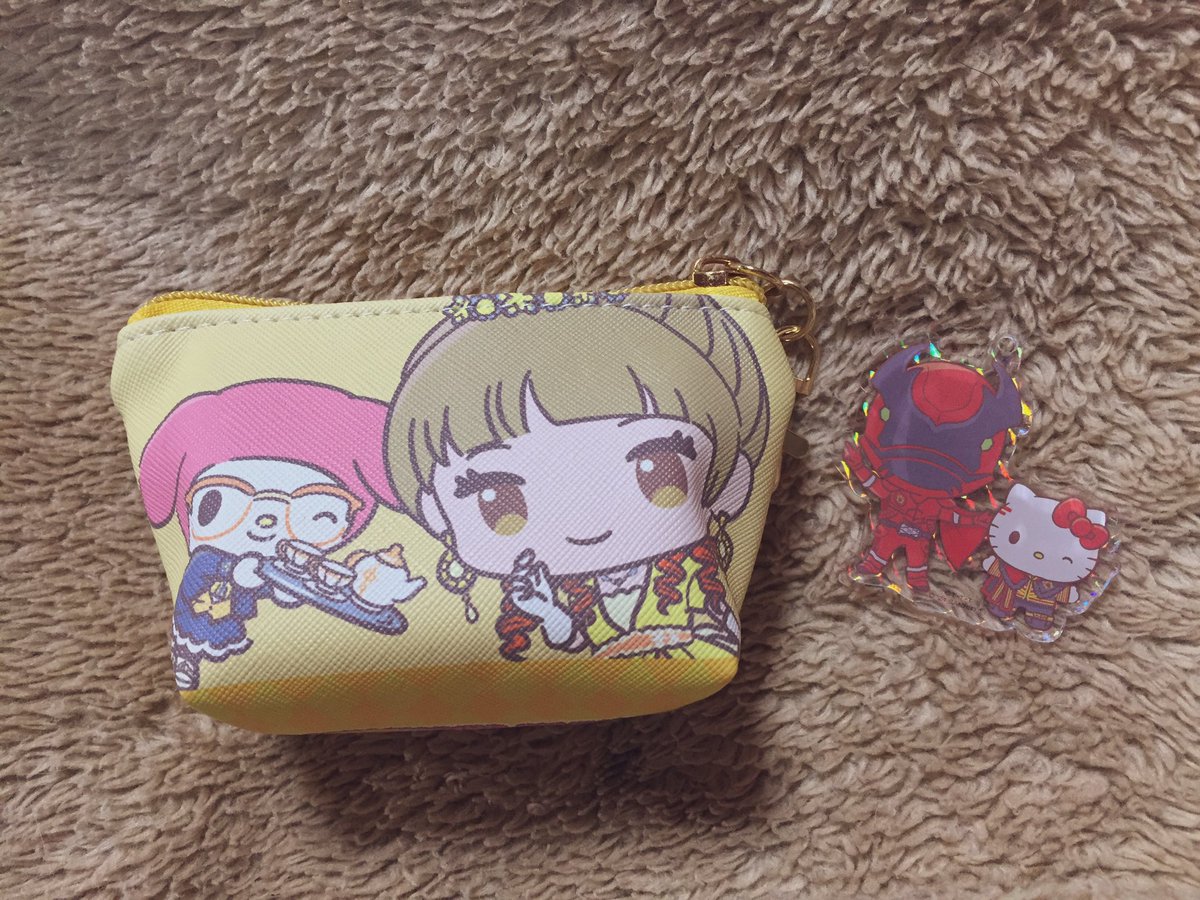 私が選んだものがこちら…
缶バッジはリタ様出てお母さんの推しなのであげた🦋