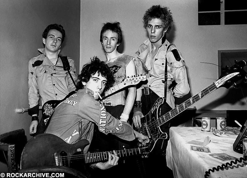 47 years ago today
The Clash backstage at their gig at the Rainbow Theatre, London, May 9, 1977.

Photo by Allan Ballard

#punk #punks #punkrock #theclash #history #punkrockhistory