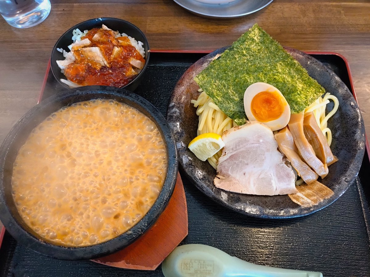 oda_beer's tweet photo. 盛岡市飯岡
札幌海老麺舎えんの【濃厚海老つけそば】

海老を食べてるかの様な海老風味のパンチが最高🦐
ぐっつぐつのスープも個性的で素敵👍 https://t.co/caOosFgWS2