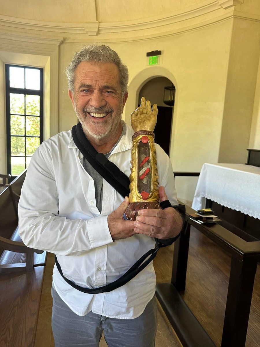Mel Gibson holds the Hand Relic of St Jude Image: Fr Carlos Martins