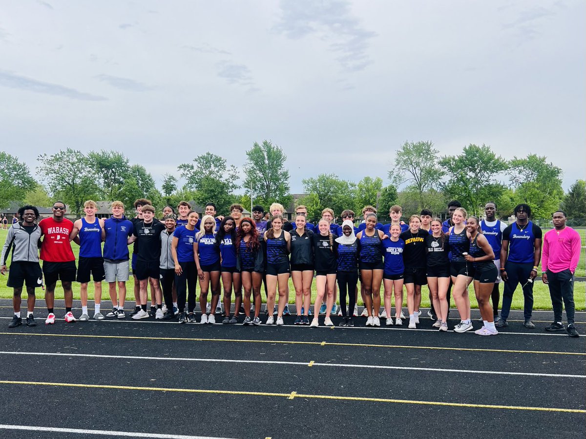 BHSDogsTrack's tweet image. Thank You Seniors! 

#BulldogFamily