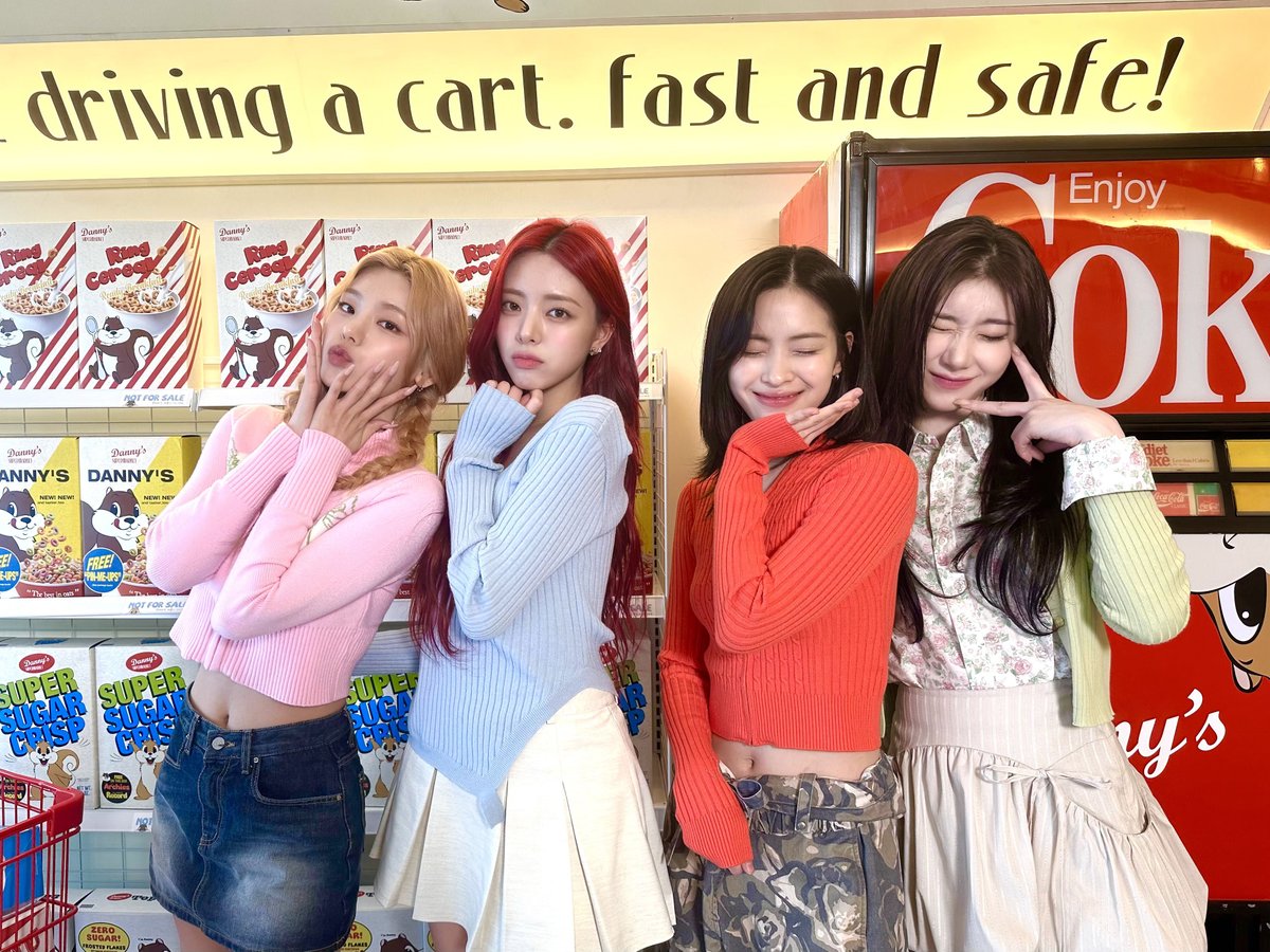 맛있는 것을🎶 만드는 것은🎵
생각만해도 즐거운 있지시엘🍰 

오늘 오후 6시, IT'ZZZ에서👩‍🍳

#ITZY #MIDZY <a href="/ITZYofficial/">ITZY</a>
#ITZZZ #ITㅋㅋㅋ