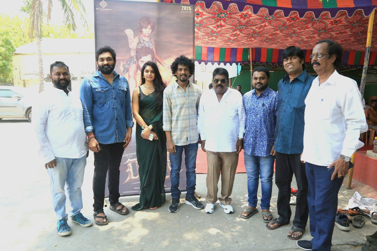 TheAuteur_Media's tweet photo. Kuttram Thavir Movie Pooja Launch Stills...

#KuttramThavir #குற்றம்தவிர் 

#ShreeSaiSaindhavi
@RishiRithvik10 @catcharadya
#ProducerPanduRangan
#DirectorGajendra @thesrikanthdeva
Cinematography #PKHDas

@PROSakthiSaran
#RishiRithvik #ActressAradya https://t.co/gnt862dzAx