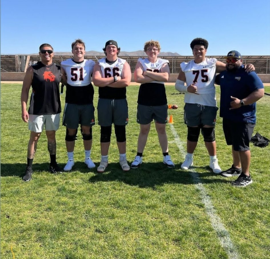 This is some of @AVSunDevilFB O-Line @NateFore06 @ethan2k25 @JLeaupepetele75 
@jakehiggs08 will have some serious time. 6-4 270# average 
@CoachR_Sandoval @CoachRMeras