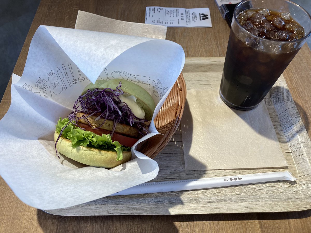 モスバーガー🍔にて
グリーンベジバーガーを食す‼️