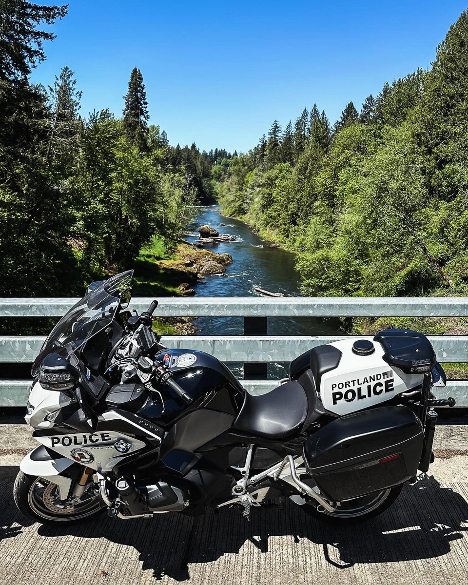 The @portlandpolice Motors Team exploring the beautiful views surrounding the Portland area while on a training ride after their morning qualification. 

 #police #hiring #lawenforcement #policemotorcycle