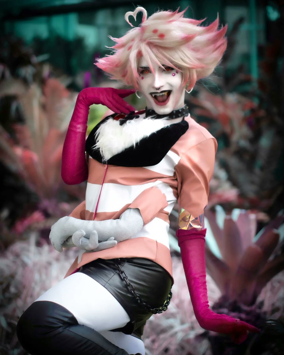 "I could keep goin' all night, baby!"💗💗💗
📸: onewinged_angel_ on ig
.
.
.
Tags: #angeldust #angeldustcosplay #hazbinhotel #hazbinhotelcosplay #cosplay #hellaverse