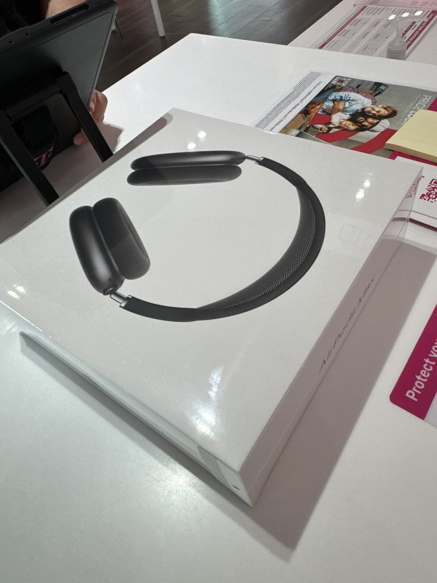 Need new Headphones?! $0 down on well qualified accounts 😺😺