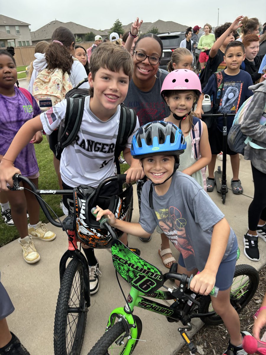 It was another successful Bike and Roll to School day in GISD! Thank you to @georgetowntx, @GeorgetownTXPD and @GeorgetownTXFD for making this event possible. See more photos here: bit.ly/3QDj2fE