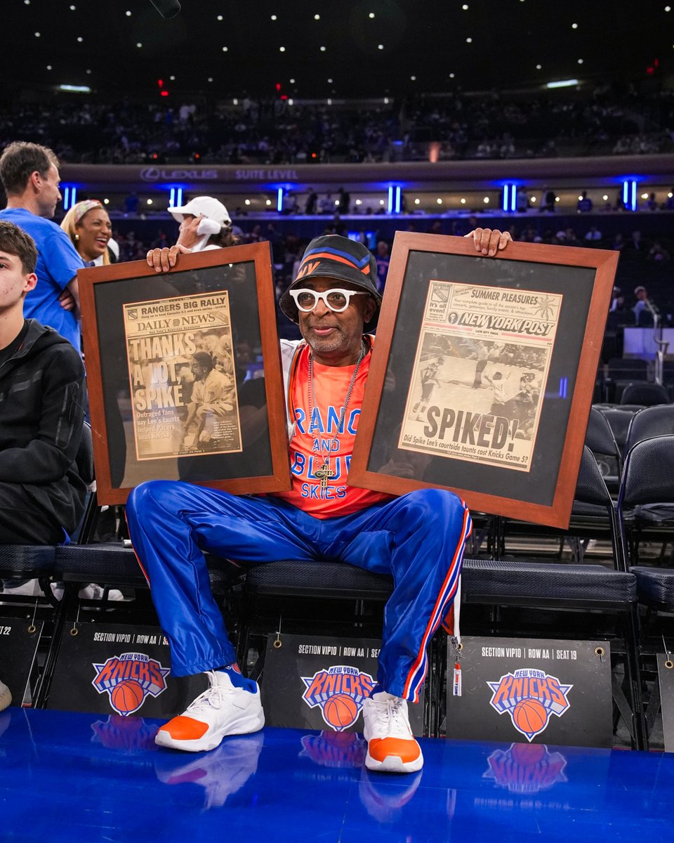 Spike Lee showed up to Game 2 with a couple of presents for Reggie Miller  📰🔥, image size:960x1200