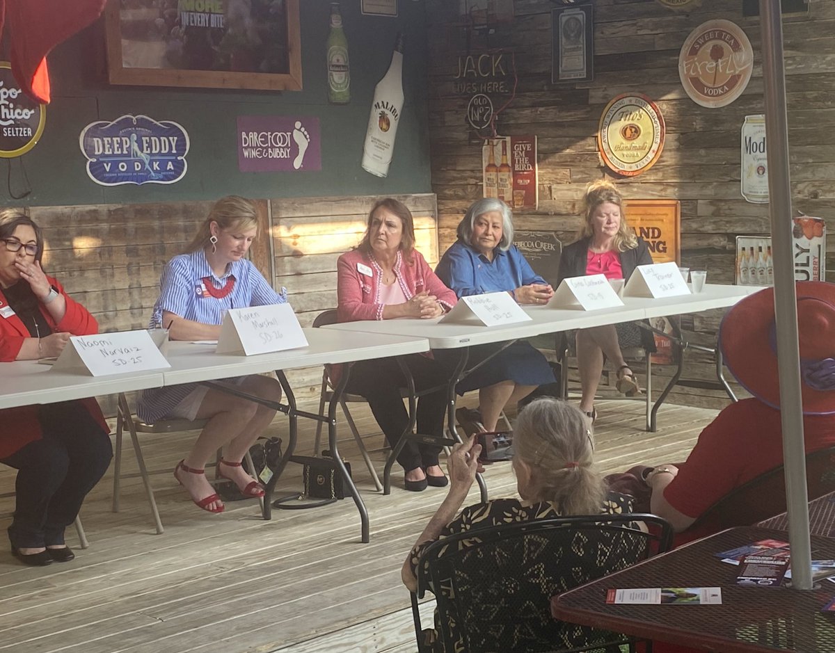 Thanks to Alamo Republican Men for hosting the #SREC Debate Forum this evening. Great to be with so many outstanding #txgop conservatives. #SD25 #txlege