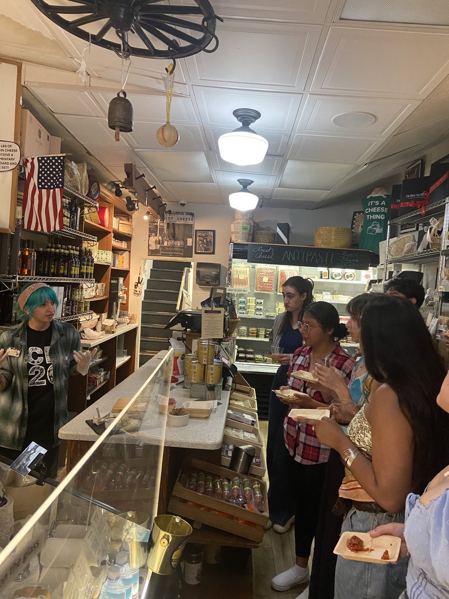 ⁦@PennMicro⁩ students at cheese tasting after hours ⁦@DiBrunoBros⁩ - IGG students probably doing flow instead ⁦@IGGPenn⁩