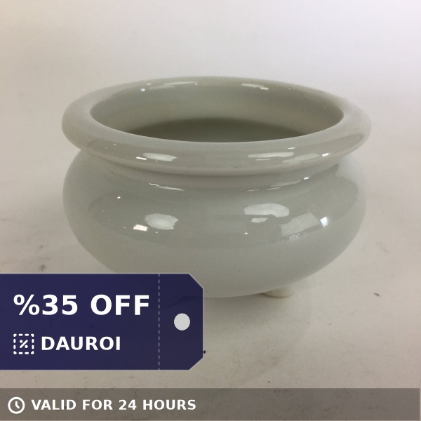 Check out this product 😍 Japanese Buddhist Altar Fitting Porcelain Incense Burner Vtg Koro Butsudan BU507 😍 
by Chidori Vintage starting at $18.95. 
Shop now 👉👉 shortlink.store/3qbn6fanksgp
#japaneseantiques