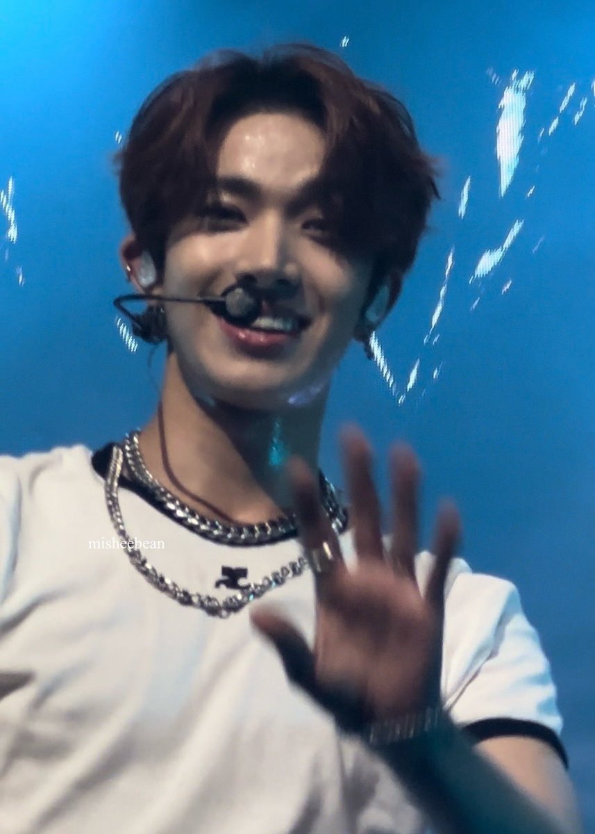 misheebean's tweet image. 네가 행복하면 나두 행복해유ㅠㅜ