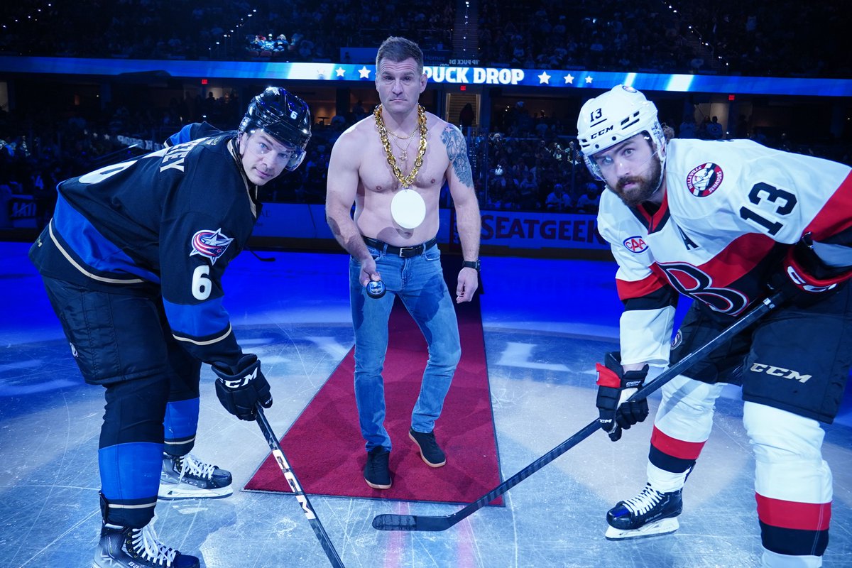 Pop the top for the puck drop, why don't ya @StipeMiocic. 🥊🥊

#FearTheDepths