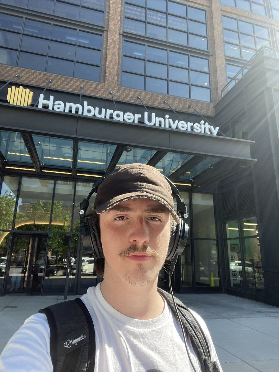wy4bt's tweet image. day 1. learning so much already.
just found out about lettuce.