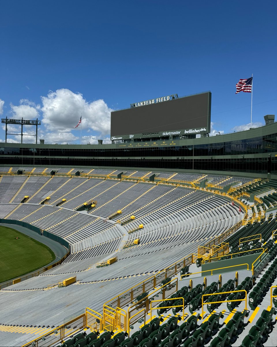 Krause_Group's tweet image. Our marketing team was back at Lambeau Field today for the @ExpInbound Conference! 🏈 It was great joining fellow local marketers in attending this learning experience! 💡 #expinbound