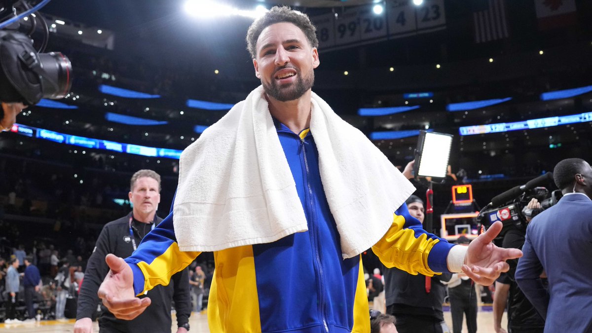 'I think Klay wants to retire a Warrior...The way the Warriors approach him on the role he'll play, the contract, etc. is going to matter almost more than whatever the number figure is.'

- @ramonashelburne on Klay's free agency (via @WillardAndDibs).

🎧 go.audacy.com/CnMim3ByrJb