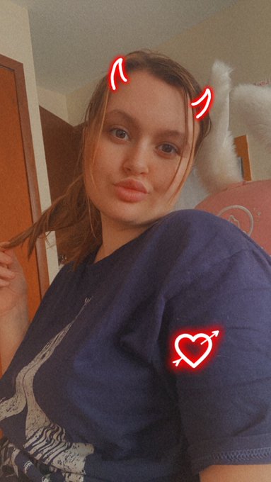 I gotta finish cleaning my room and get all cute but I&rsquo;ll be on mfc shortly 🥺 https://t.co/Q17qT5KUh<a href="/tag/mvsales"class="tags"><span>#mvsales</span></a>