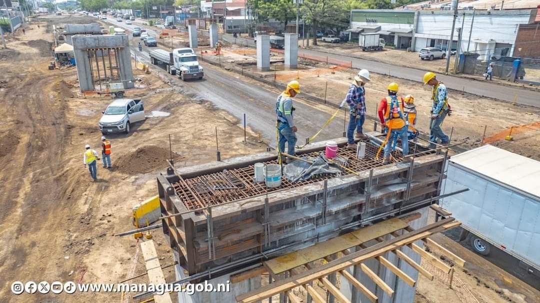 🔰 Progreso en la construcción del tramo 4 de la Pista San Juan Pablo II, que actualmente tiene un avance del 15%. #nicaragua #4519LapatriaLaRevolución